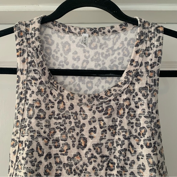 Z Supply Tank Top Womens Small Animal Print Cheetah Razor back White Tan Black - Picture 3 of 7